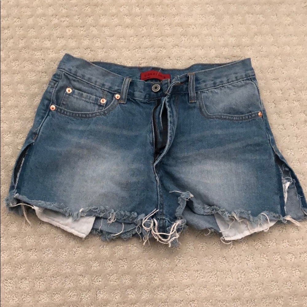 Signature8 Jean Shorts Size Medium
